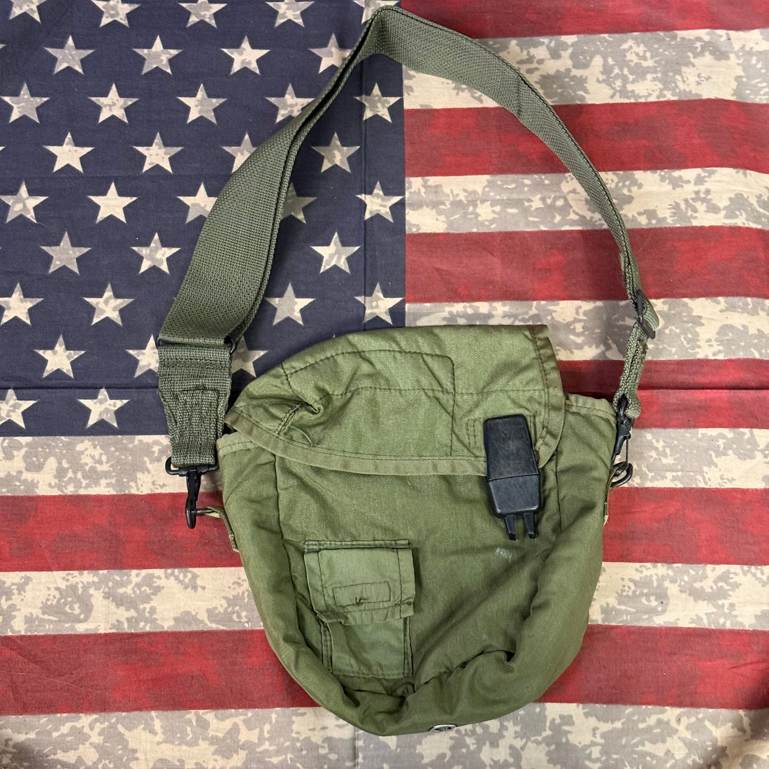 Pre-owned GI 2 Quart Insulated Canteen Cover – With Shoulder Strap